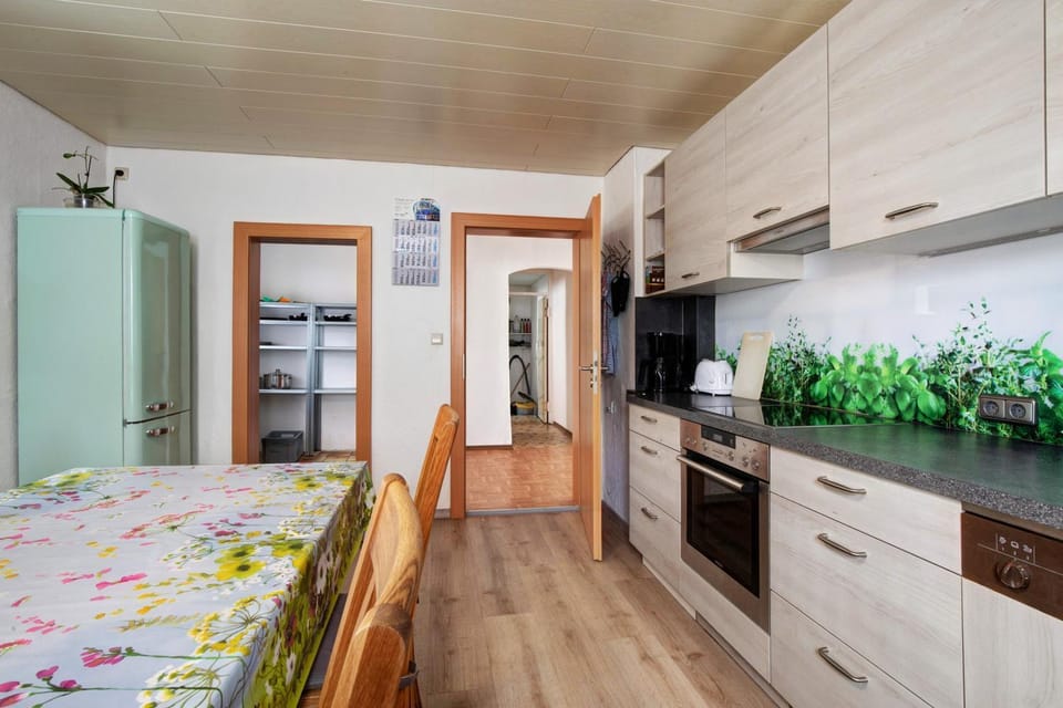 Property building, Kitchen or kitchenette, Living room
