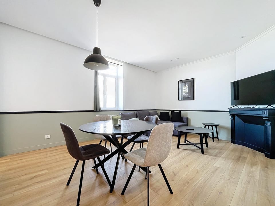 Living room, Dining area