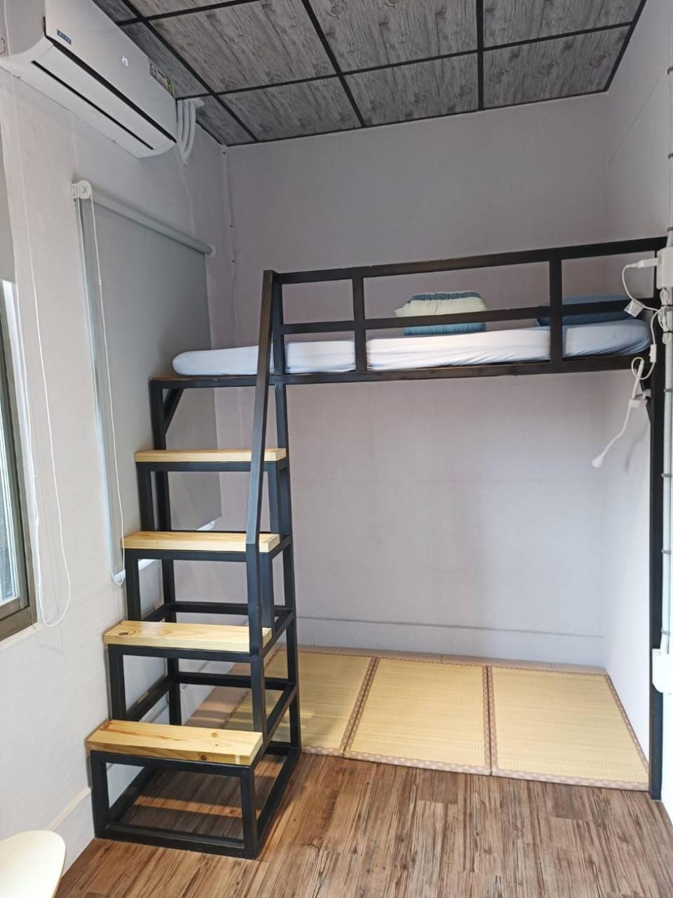 bunk bed