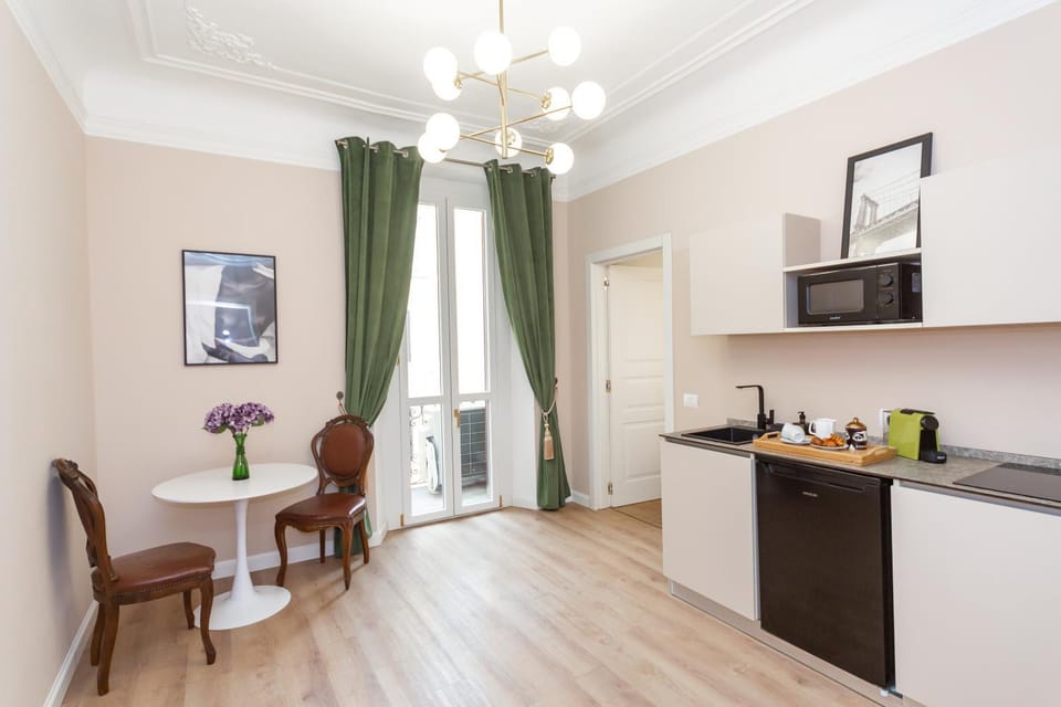 Coffee/tea facilities, Kitchen or kitchenette, Dining area