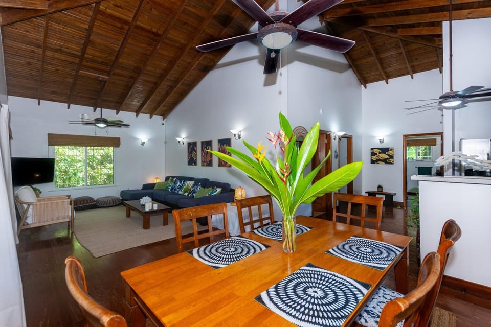 Valley View home House in Bay Islands Department