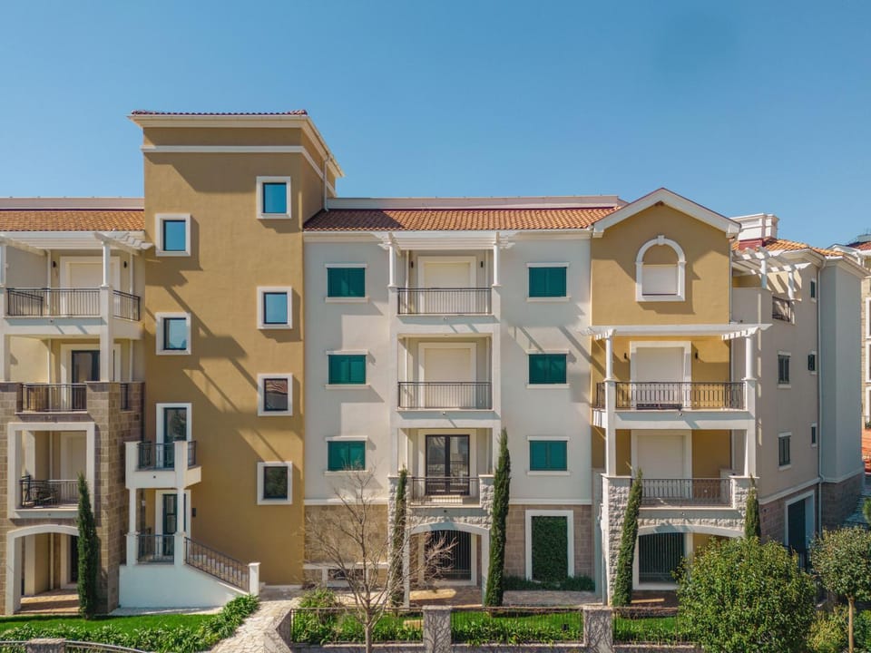 Contemporary Studio Apartment - Lustica Centrale Apartment in Kotor Municipality