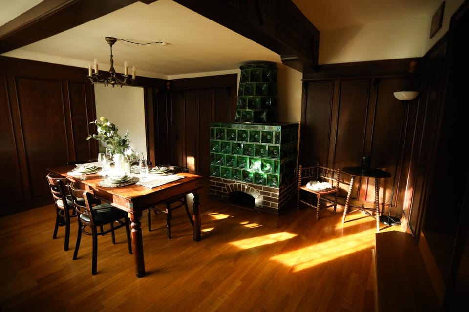 Seating area, Dining area