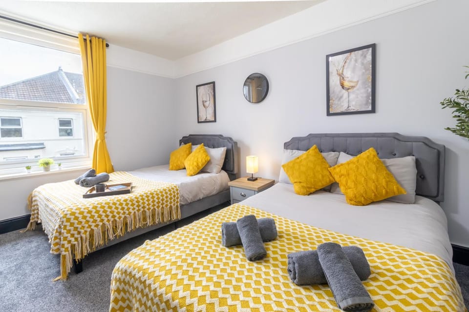 Open Mind Property - 2 BR, 4 Beds & 9 Guests Apartment in Portsmouth