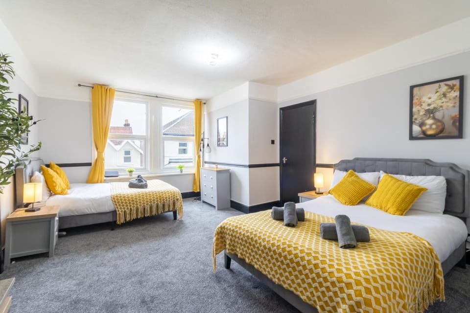 Open Mind Property - 2 BR, 4 Beds & 9 Guests Apartment in Portsmouth