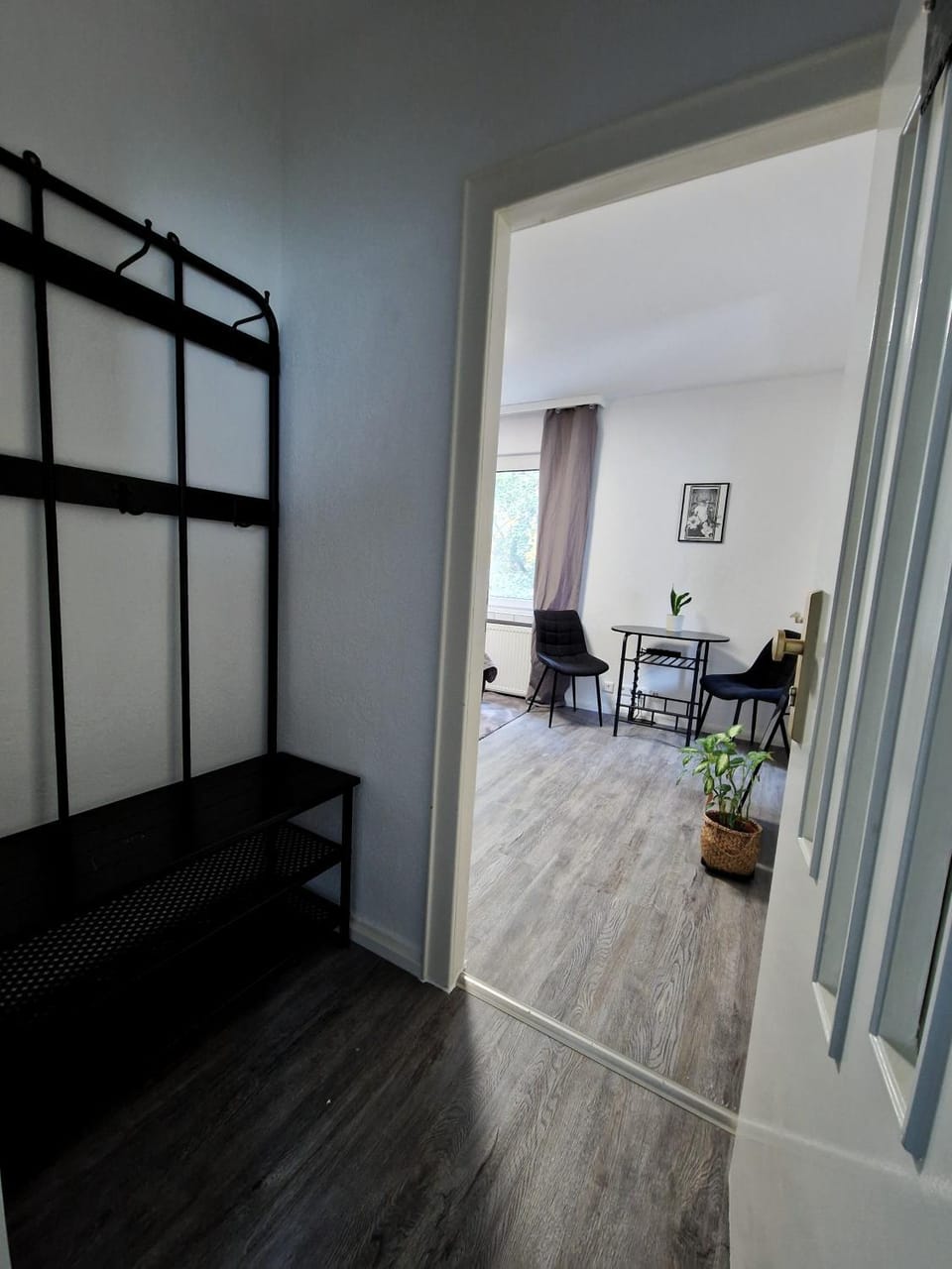 Bed, Living room, Photo of the whole room, Seating area, Dining area, Bedroom