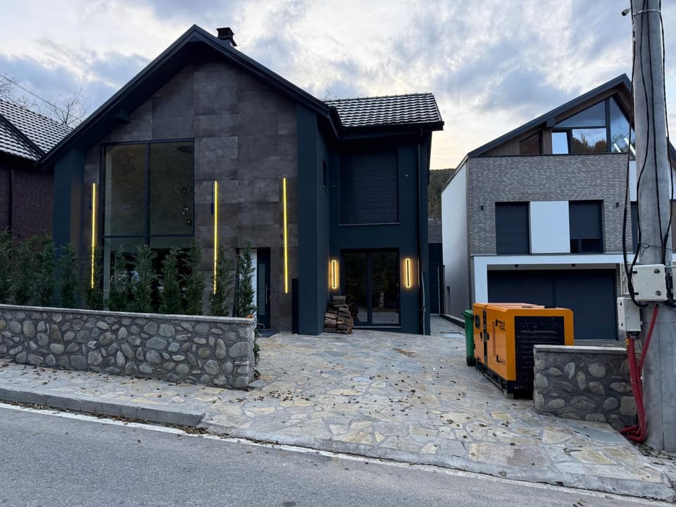 Property building, Day