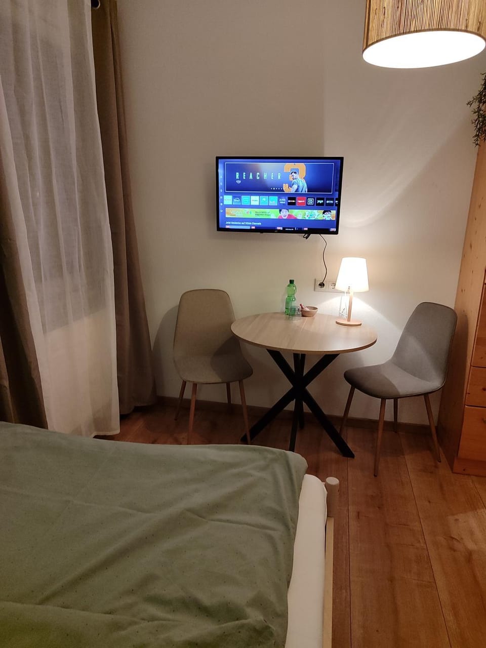 TV and multimedia, Photo of the whole room, Dining area