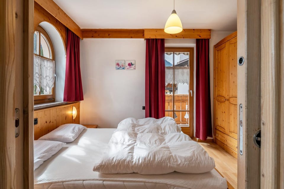 Property building, Living room, Bedroom