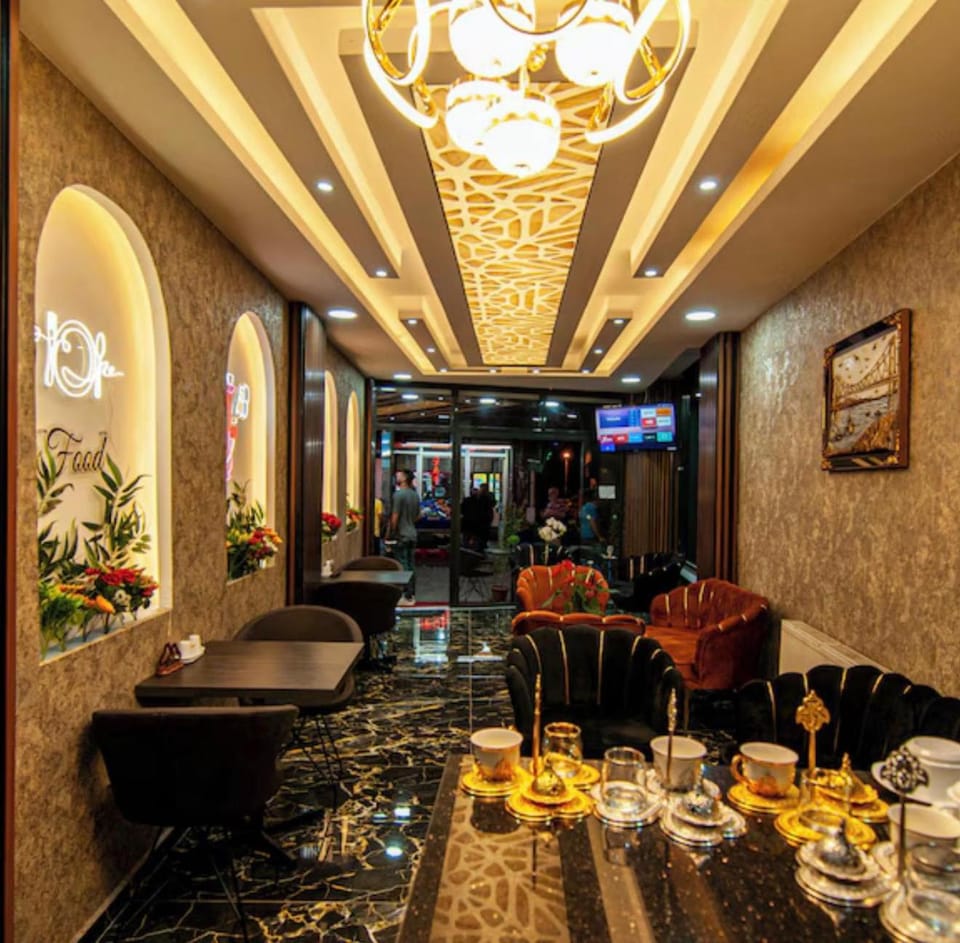 Property building, Restaurant/places to eat