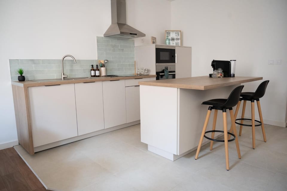 dishwasher, microwave, oven, stove, kitchen