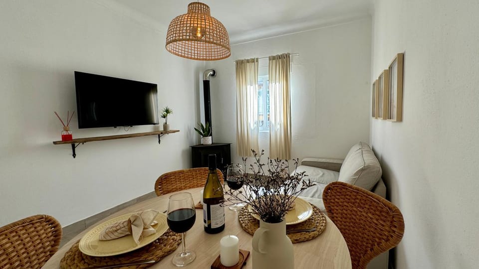 TV and multimedia, Living room, Dining area