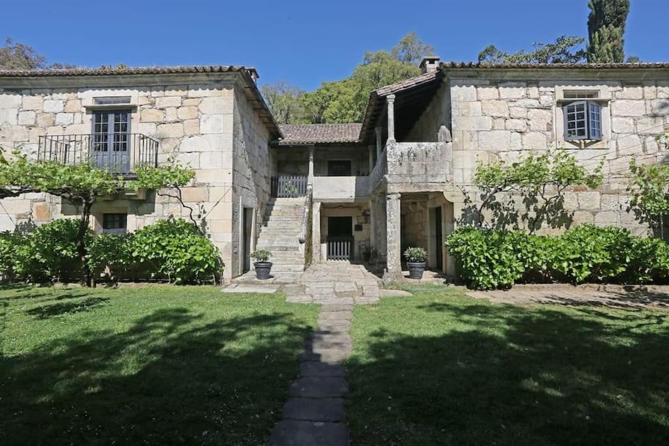 Fee4Me O' Pepito 1743 Abbot's House Villa in Galicia