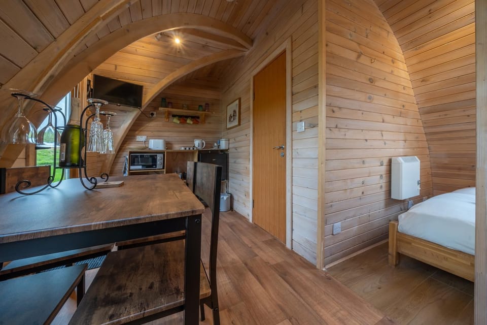 Borrett Escapes - Luxury Pods Nature lodge in England