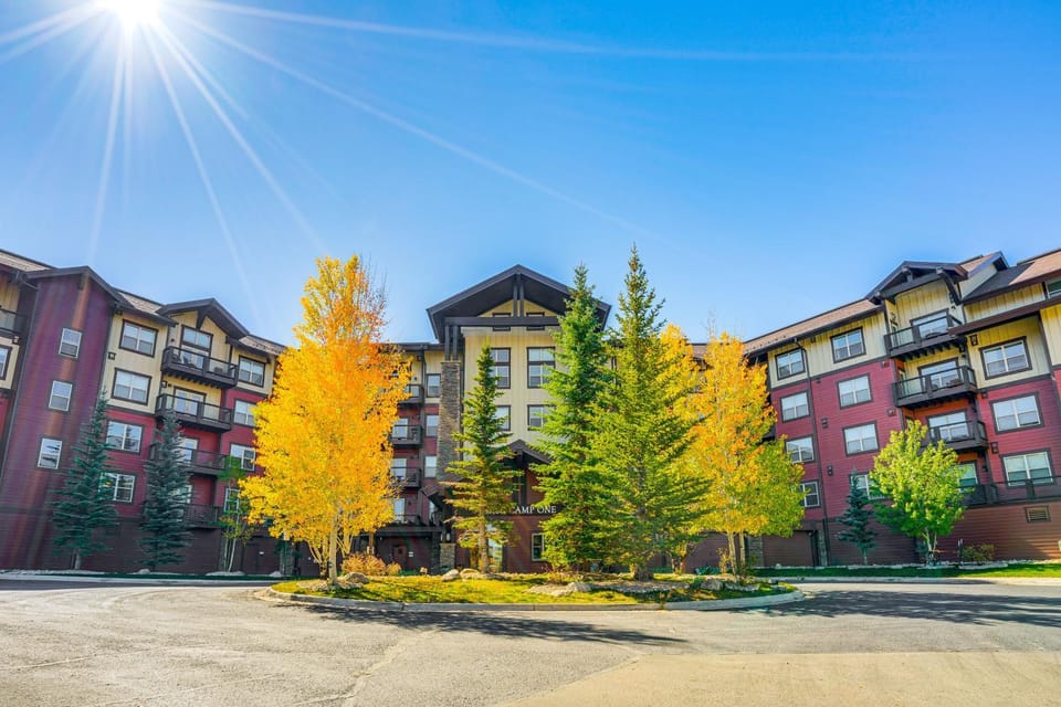 Walk to Slopes: Granby Condo w/ Balcony! House in Granby