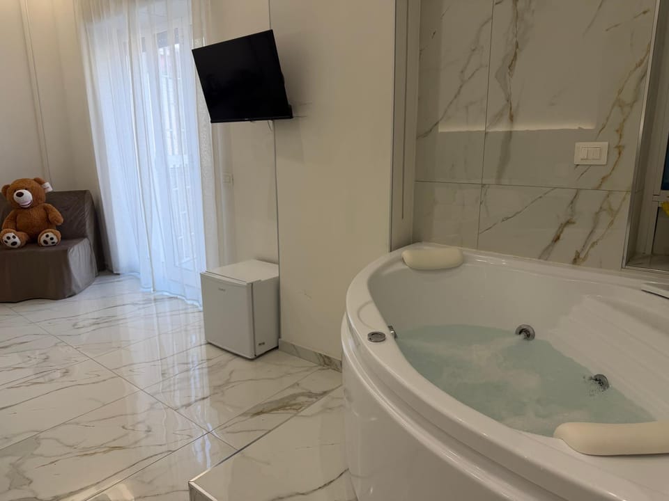 Emerald Rooms Bed and Breakfast in Naples