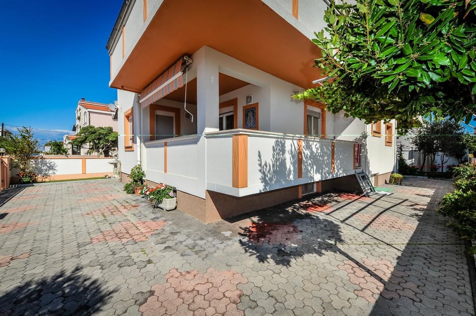 Property building, Balcony/Terrace