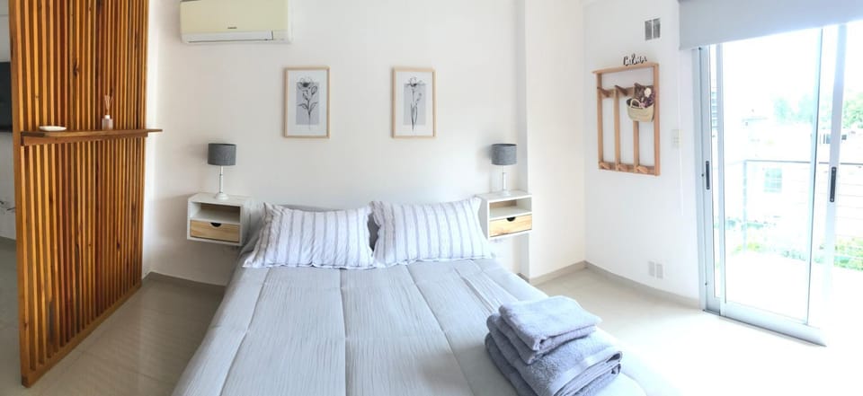 Bed, Photo of the whole room, Bedroom, air conditioner