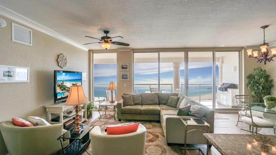 Day, TV and multimedia, View (from property/room), Balcony/Terrace, Living room, Seating area, Dining area, Sea view, furniture