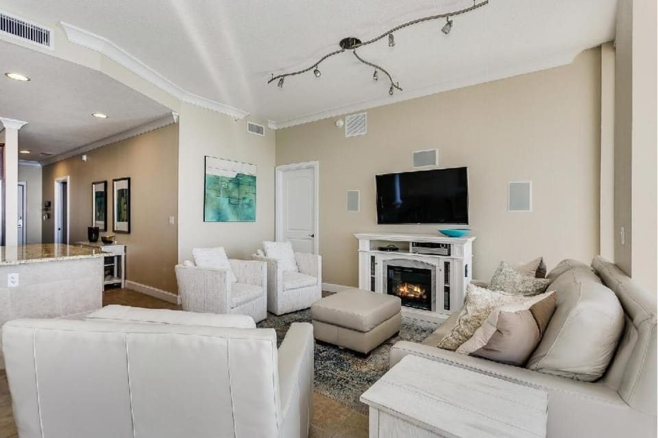 Beach Club Gulf Front 3B Condo - 1604 Apartment in Pensacola Beach