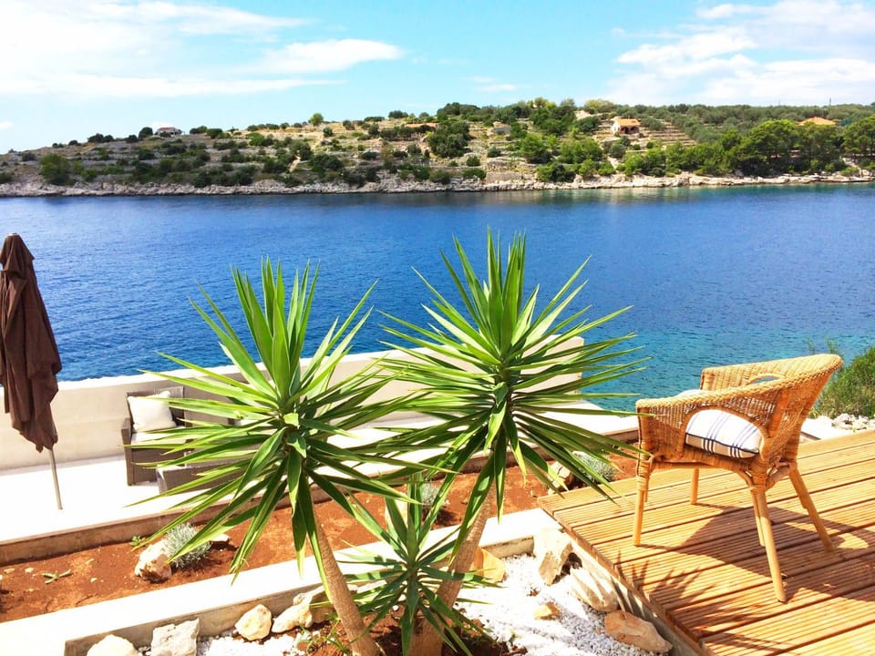 View (from property/room), Balcony/Terrace, Balcony/Terrace, Beach