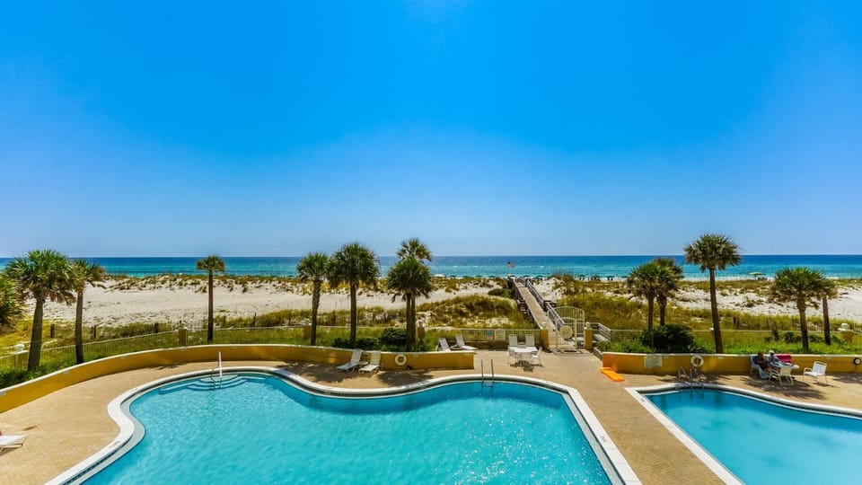 Emerald Isle Gulf Front 2B Condo - 805 Apartment in Pensacola Beach