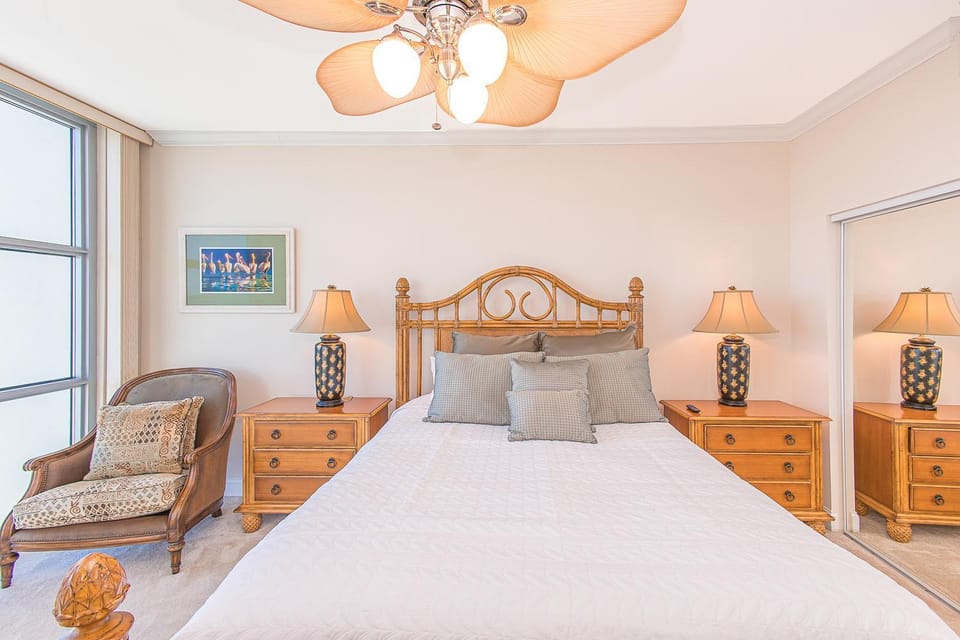 Emerald Dolphin 2B Condo - 540 Apartment in Pensacola Beach