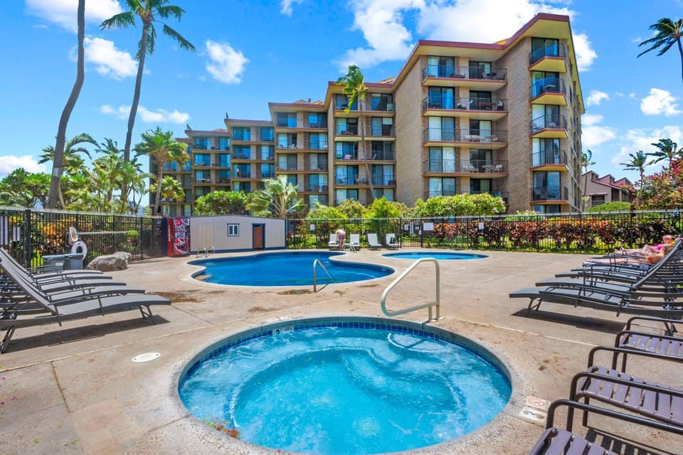 Hot Tub, Swimming pool