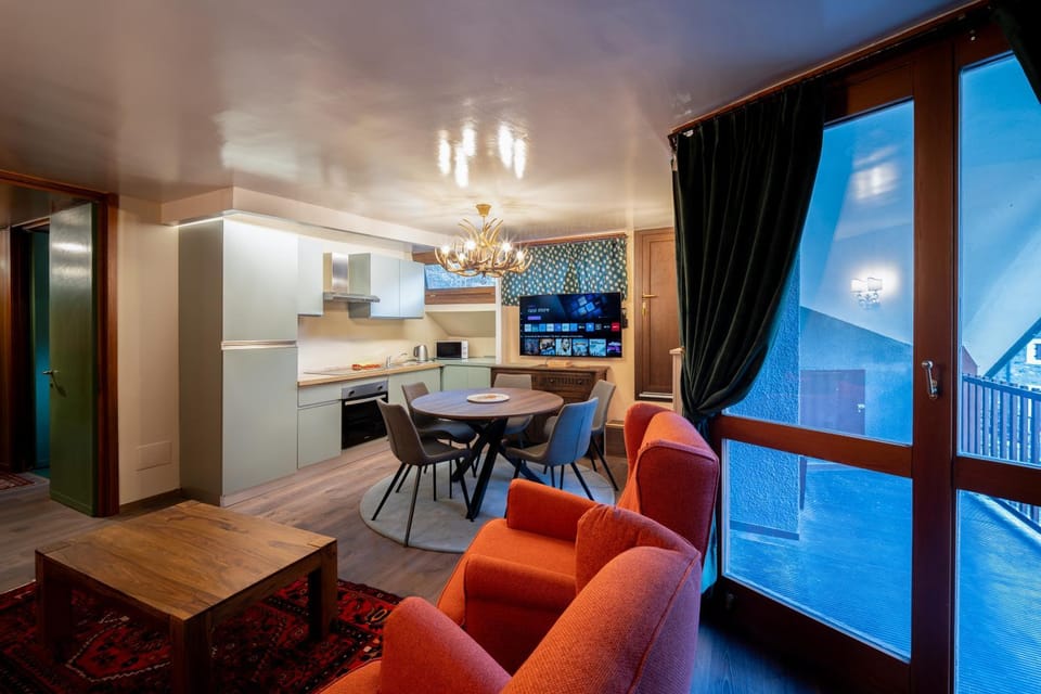 Kitchen or kitchenette, Living room