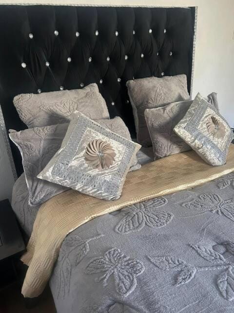 Hesed - Tsalach Upgraded! Apartment in Sandton