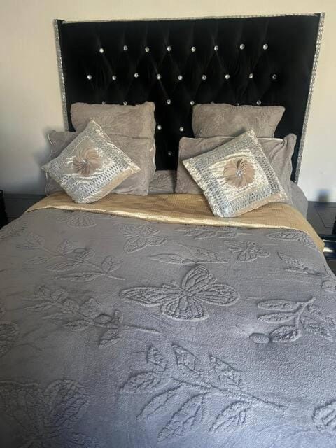 Hesed - Tsalach Upgraded! Apartment in Sandton