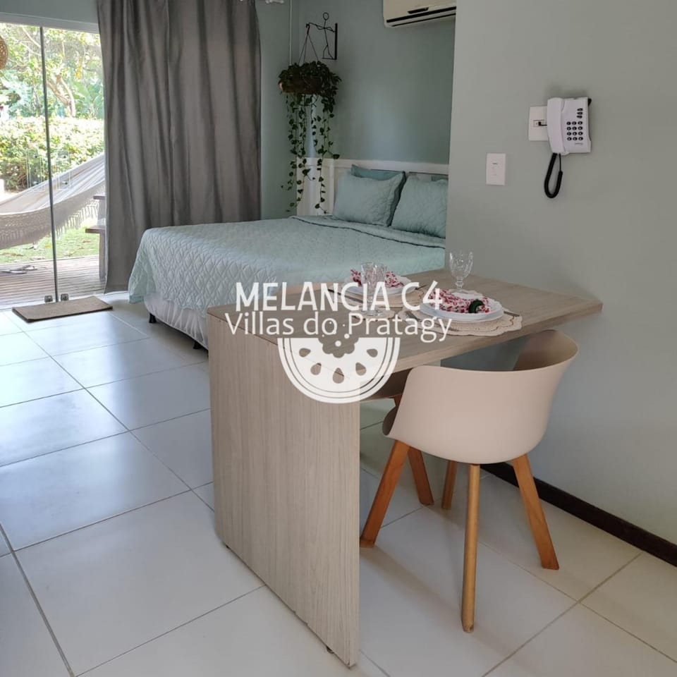 Bed, Dining area