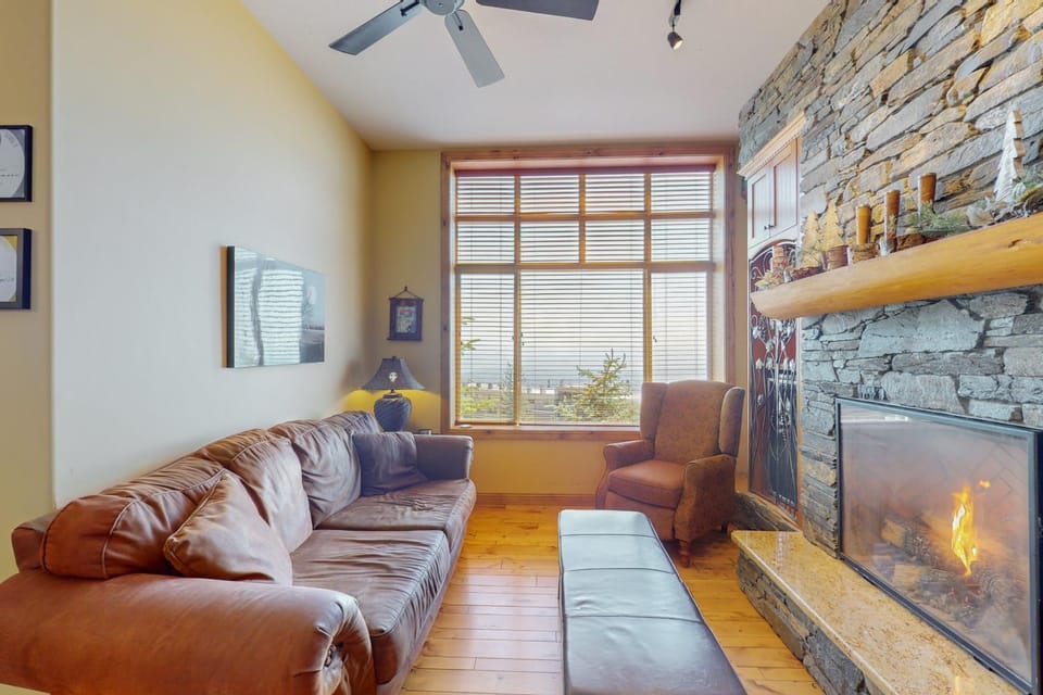 Aspens 4202 Apartment in British Columbia