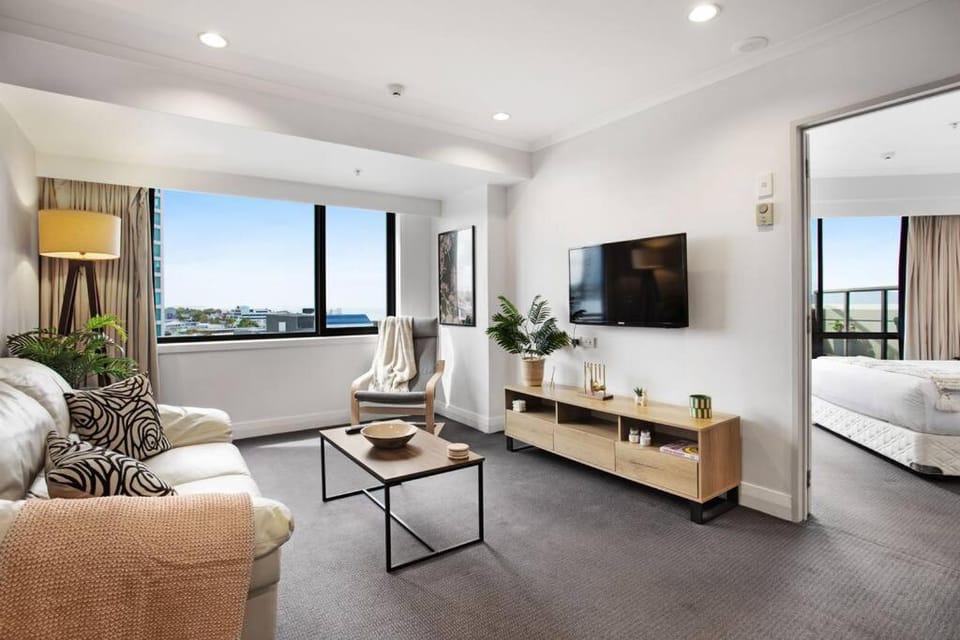Luxurious Apt Gym Tennis Carpark 6th Floor Apartment in Auckland