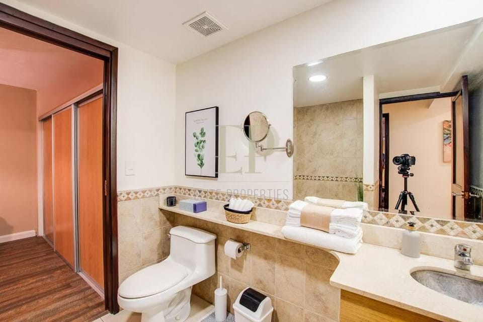 CR MARIPOSA RENTALS Santa Ana Centro 2BR with Terrace Walk Everywhere Apartment in San José Province
