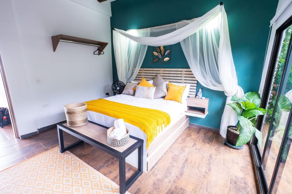 Bed, Living room, Photo of the whole room, Seating area, Bedroom, towels