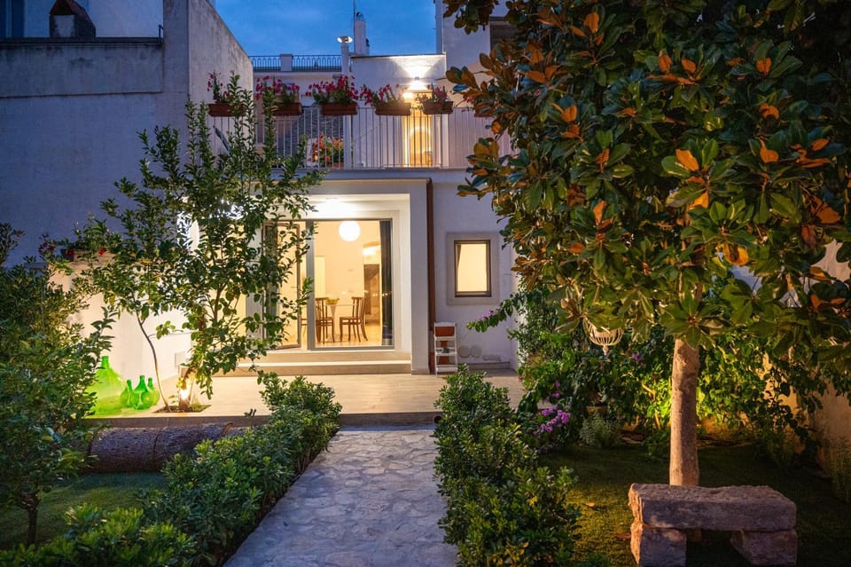 Garden, TV and multimedia, Garden view