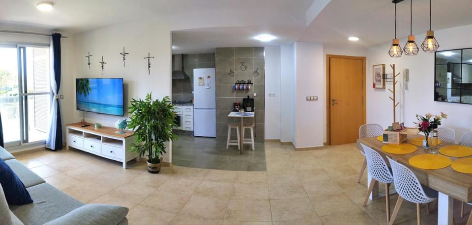 TV and multimedia, Kitchen or kitchenette, Living room, Seating area, Dining area