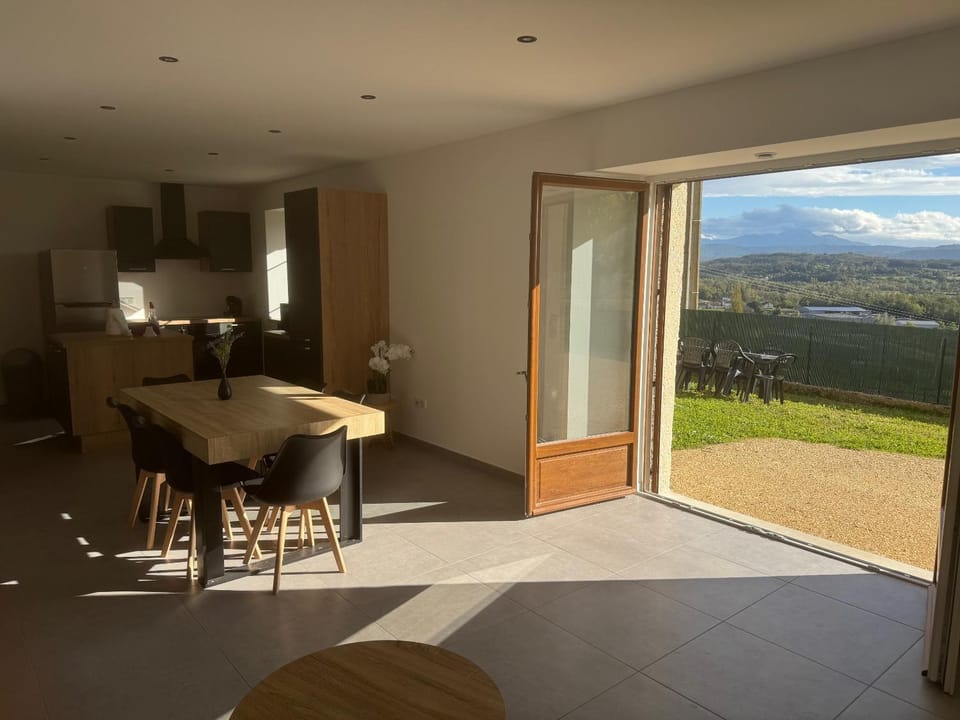 View (from property/room), Balcony/Terrace