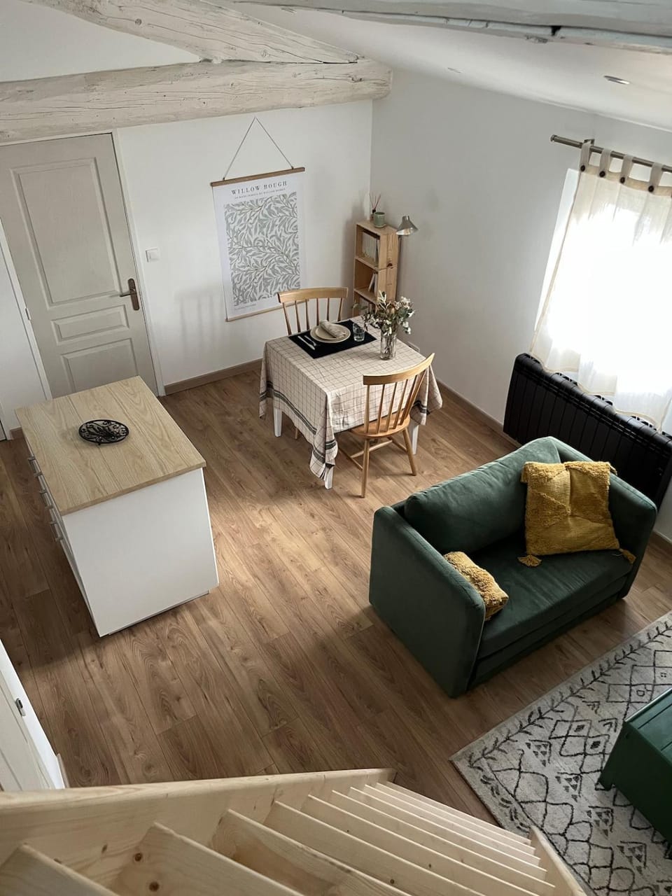 Living room, Seating area, Dining area