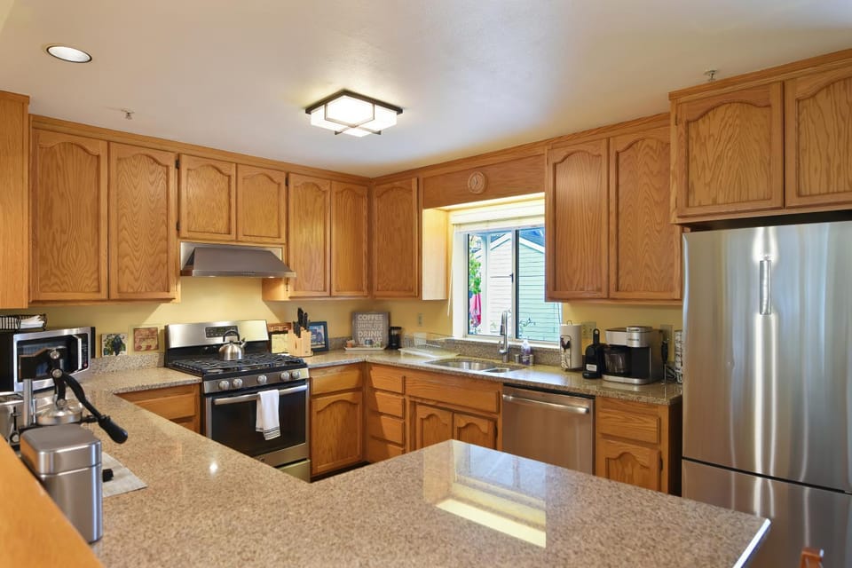 dishwasher, stove, kitchen