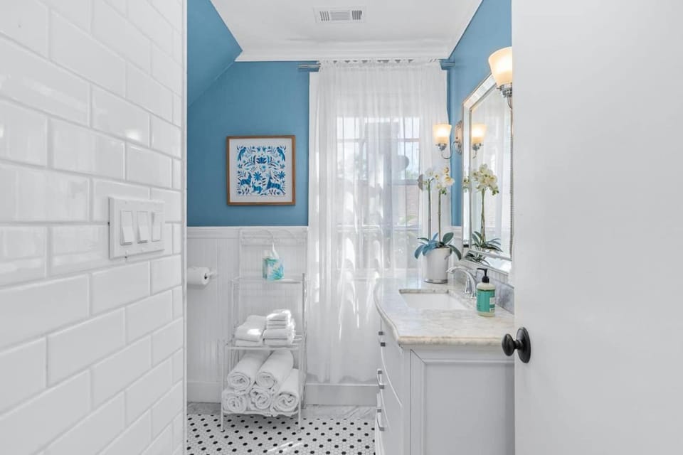 Shower, Bath