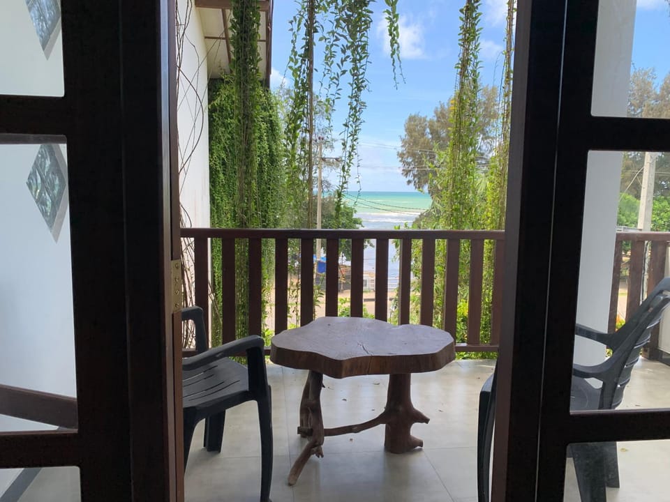 Ceylon Surf Guest and Restaurant Bed and Breakfast in Southern Province