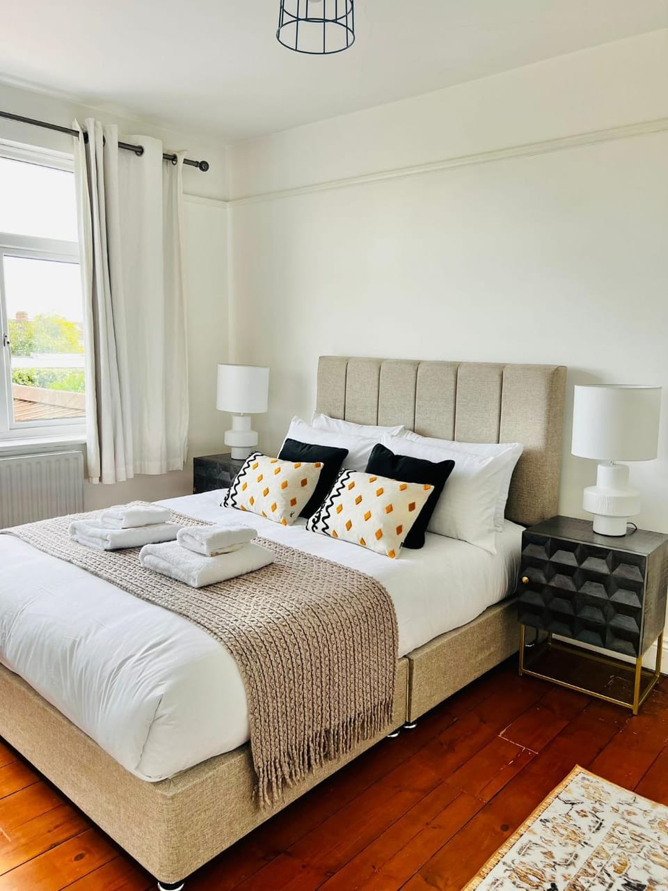 Modern 5 Bed 3 Bath House House in London