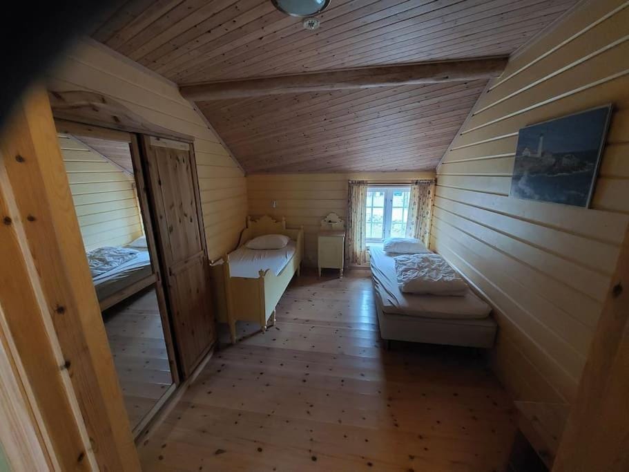 Jovollstua i Eresfjord med båt til leie House in Trondelag