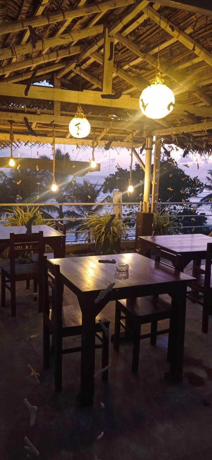 White Surfing Beach Resort Resort in Southern Province