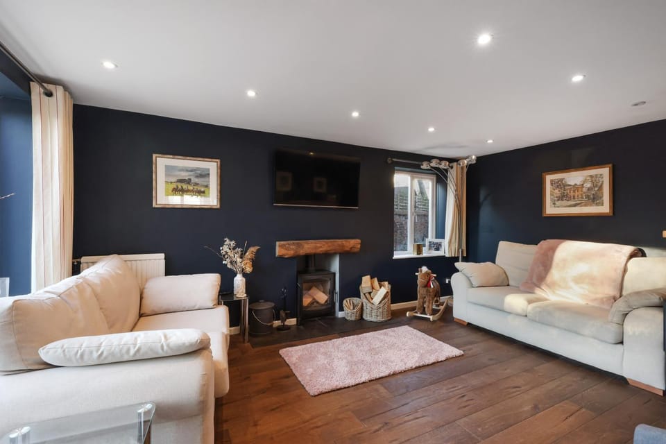 Living room, Seating area, fireplace