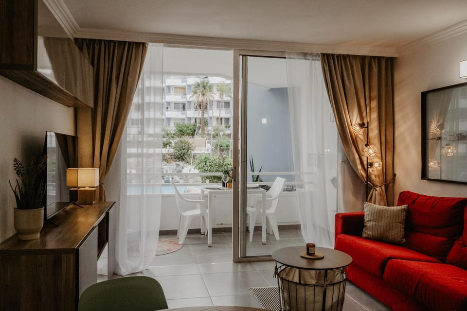 TV and multimedia, Balcony/Terrace, Living room, Dining area