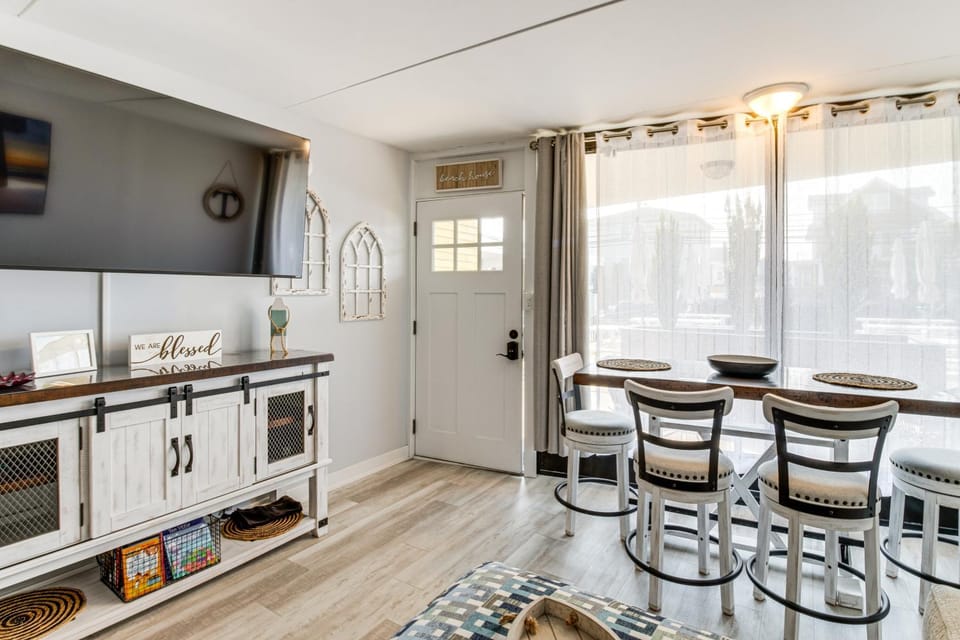 2 Blocks to Beach: Modern Condo in North Wildwood! House in Wildwood