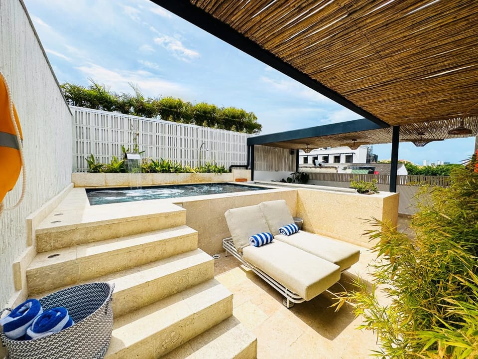 Day, Hot Tub, View (from property/room), Pool view, Swimming pool